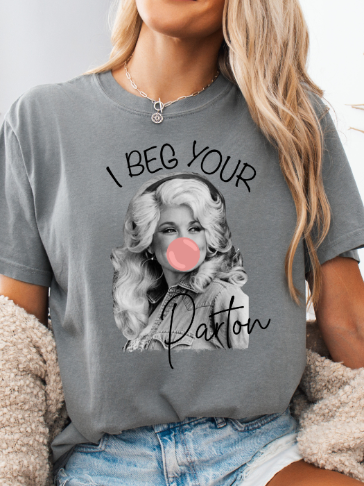 I Beg Your Parton Graphic Tee in Grey