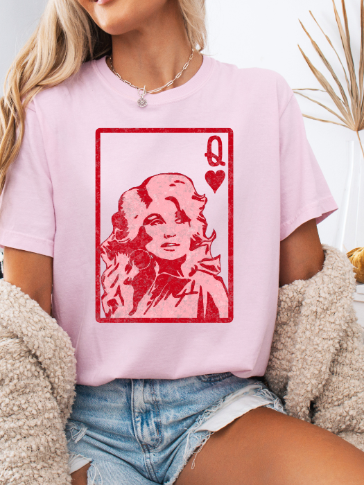 Queen Dolly Graphic Tee & Crewneck – Comfort Colors in Light Pink