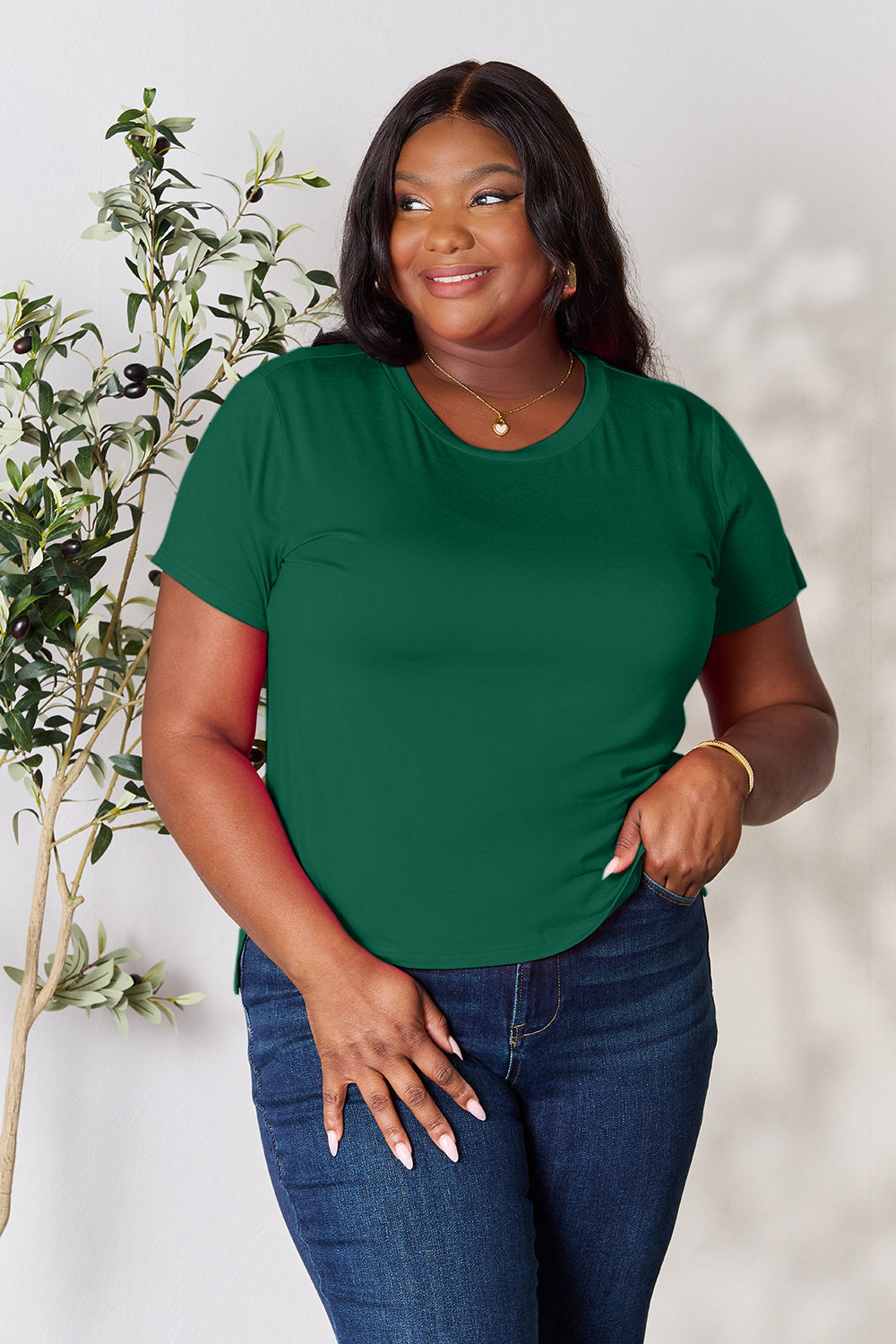 Renee Basic Round Neck T-Shirt – Soft Everyday Tee
