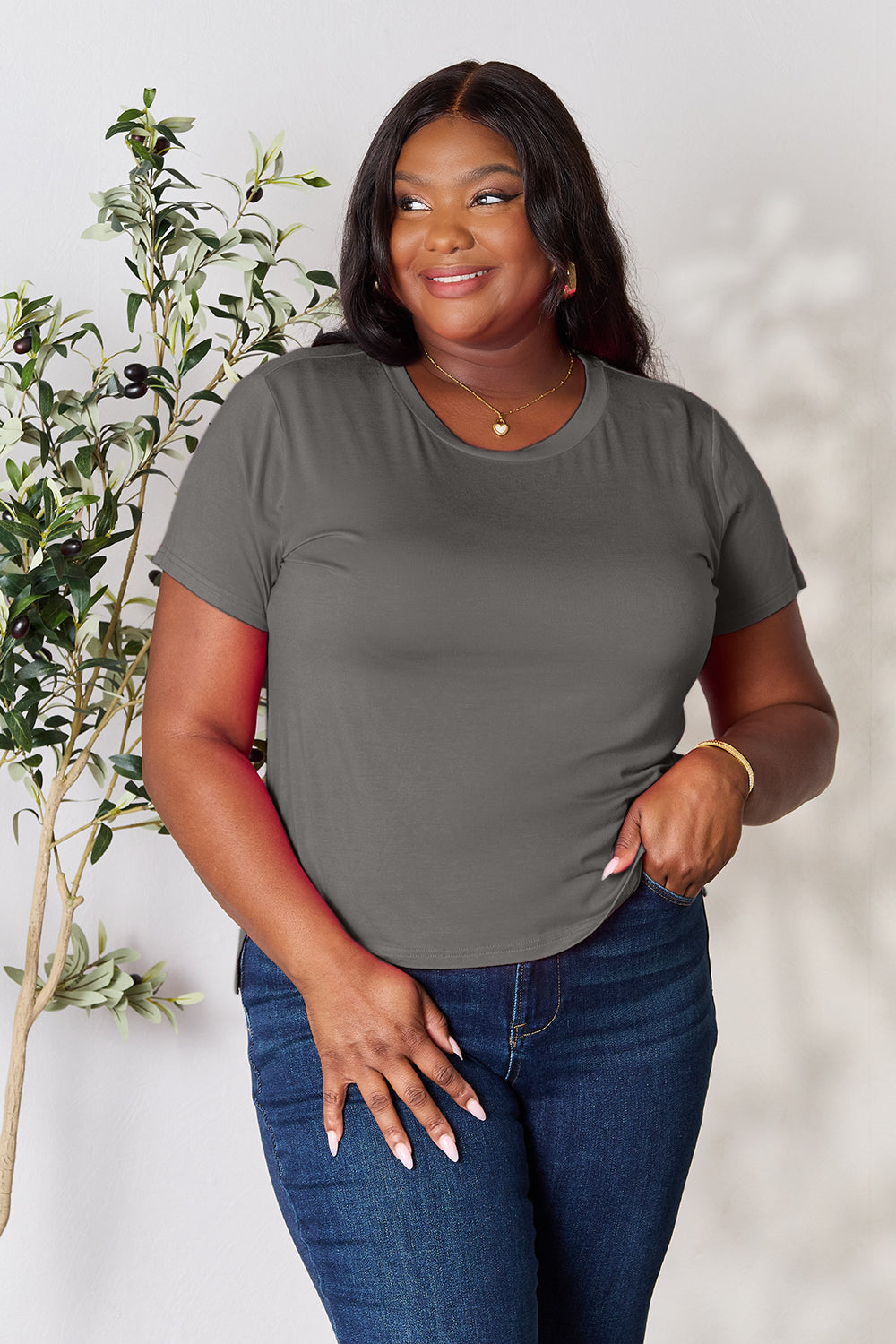 Renee Basic Round Neck T-Shirt – Soft Everyday Tee