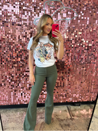 Western Country Roads Concert Bundle – Flare Jeans + Western Tee Outfit