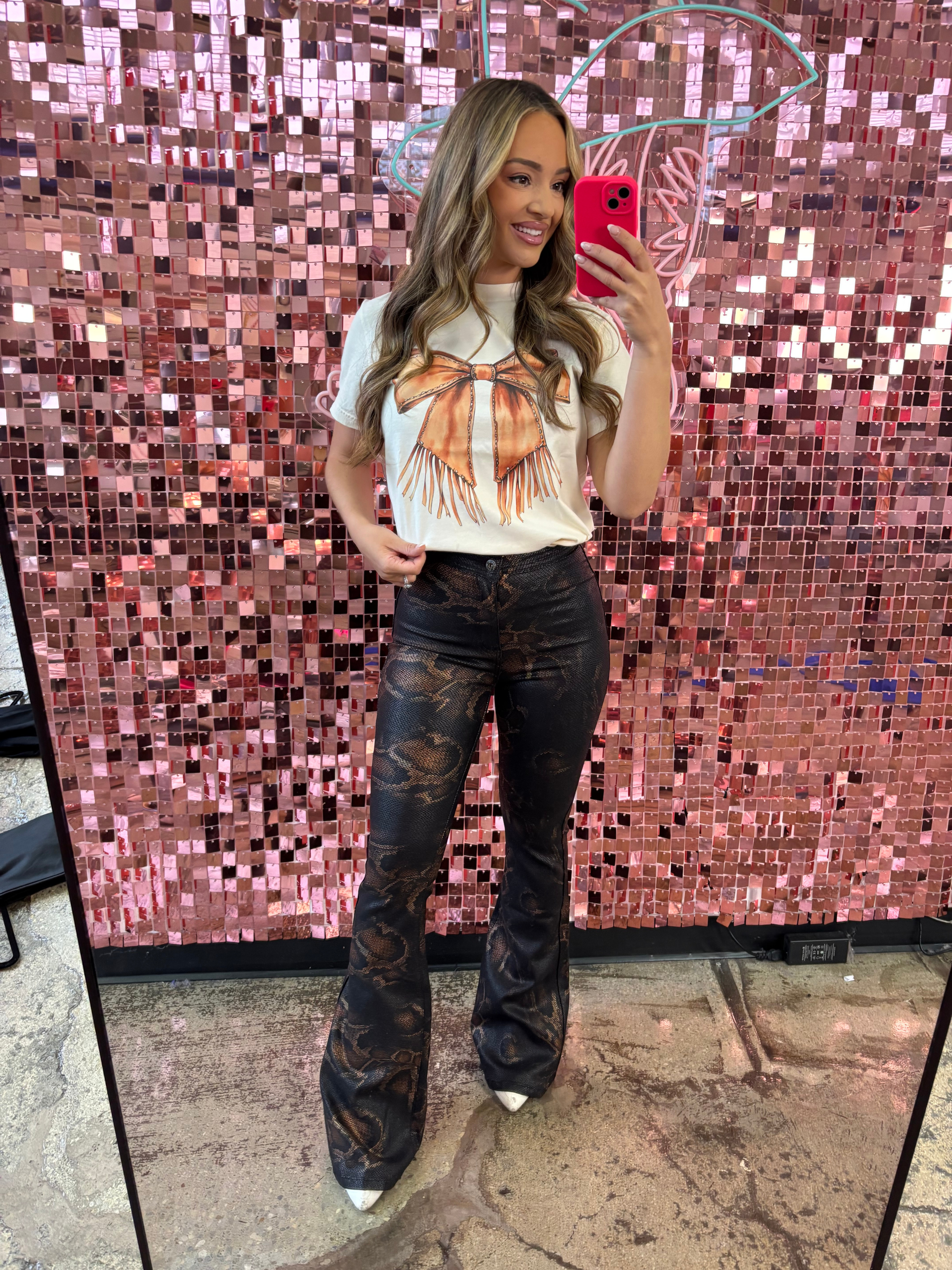 Western Country Roads Concert Bundle – Flare Jeans + Western Tee Outfit