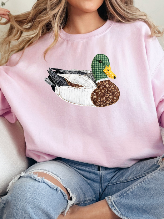 Patch Work Mallard Graphic crewneck in light pink