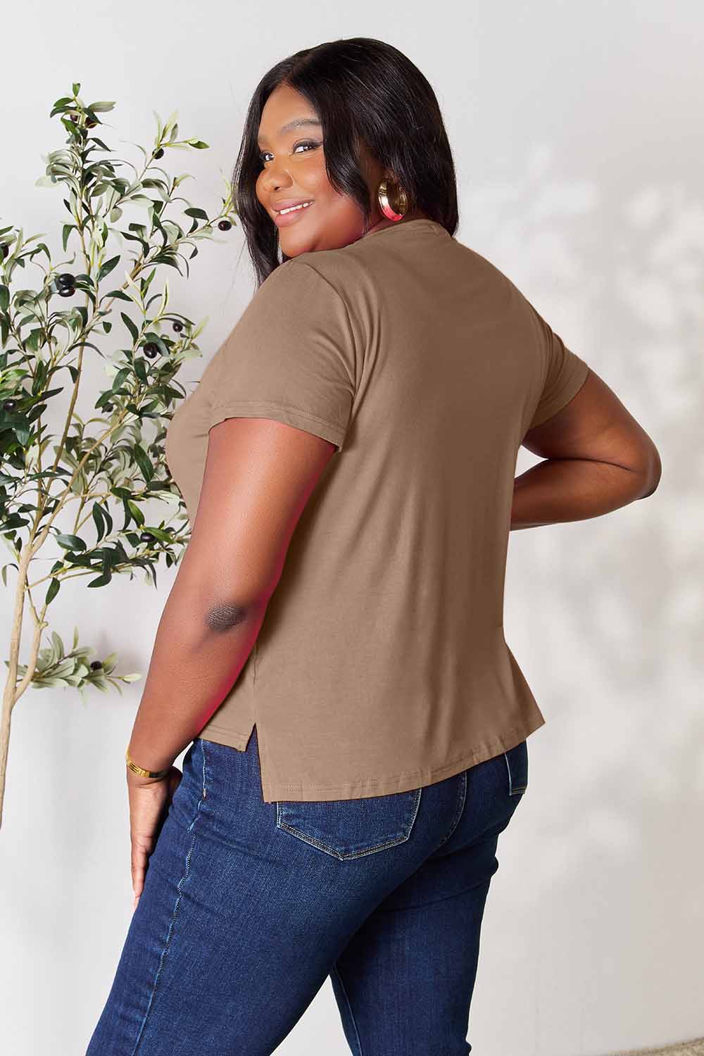 Renee Basic Round Neck T-Shirt – Soft Everyday Tee