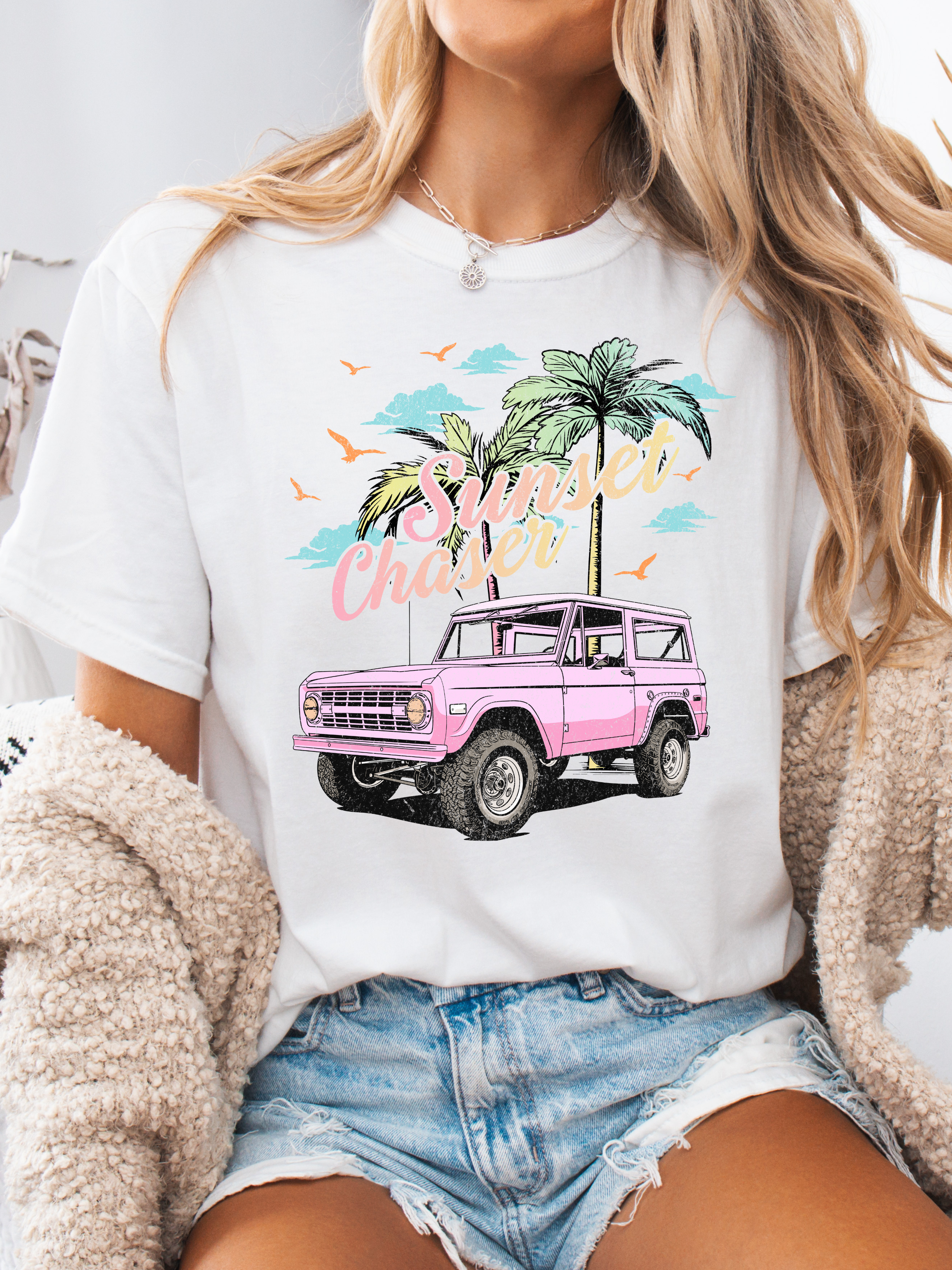 Sunset Chaser Graphic Tee, Cropped Hoodie & Crewneck – Comfort Colors