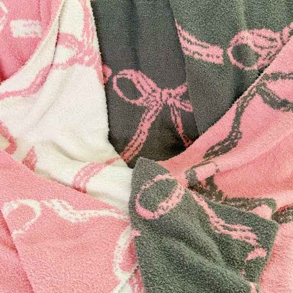 Bow Scalloped Cozy Blanket – Soft Scalloped Bow Throw