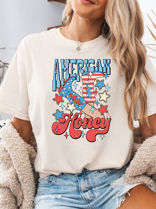 American Honey Graphic Tee printed on premium Comfort Colors 100% cotton featuring an exclusive Willow Boutique western-inspired design, perfect for country concerts, Nashville trips, rodeos, and everyday country style. Tshirt in Ivory