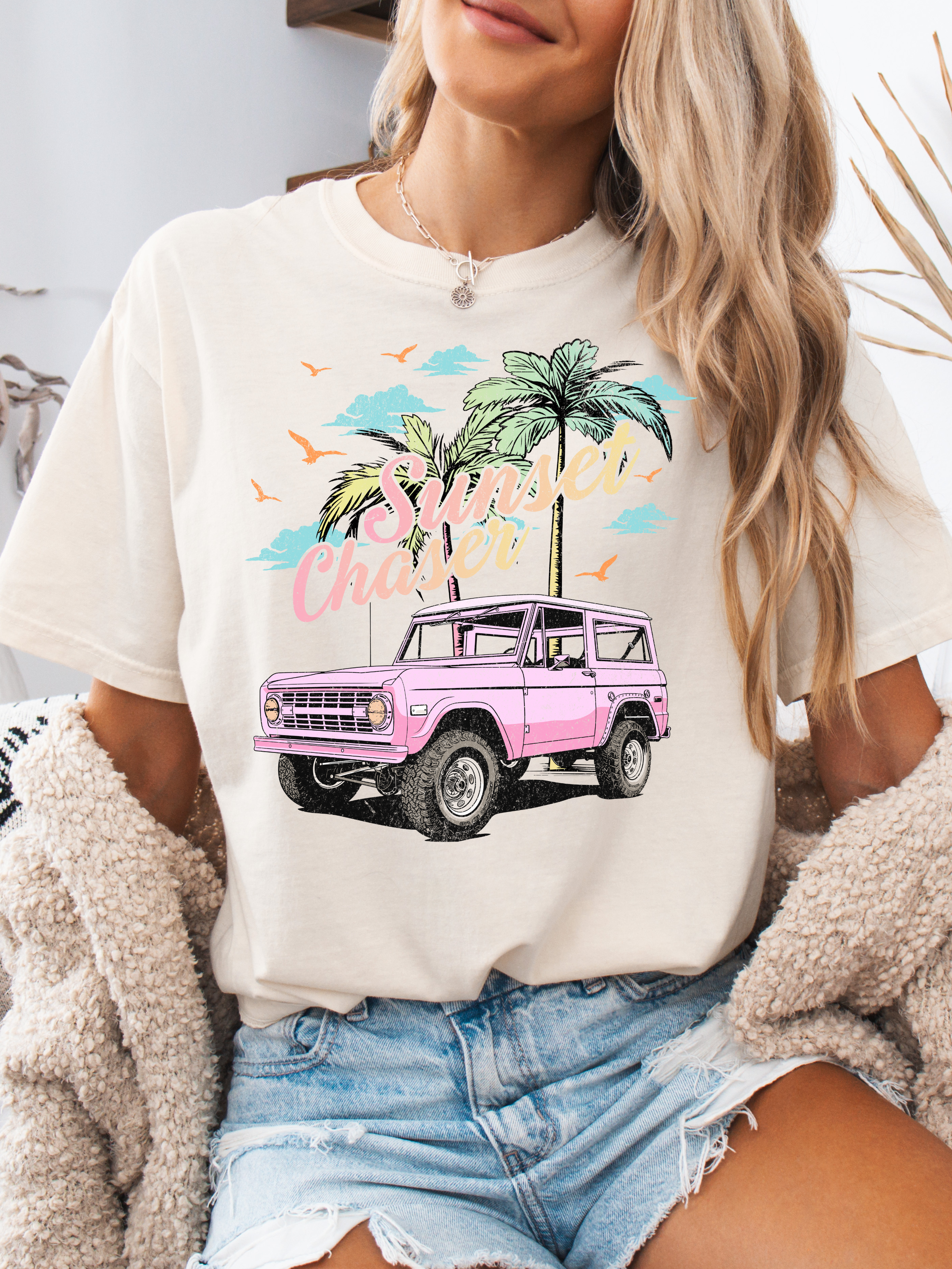 Sunset Chaser Graphic Tee, Cropped Hoodie & Crewneck – Comfort Colors