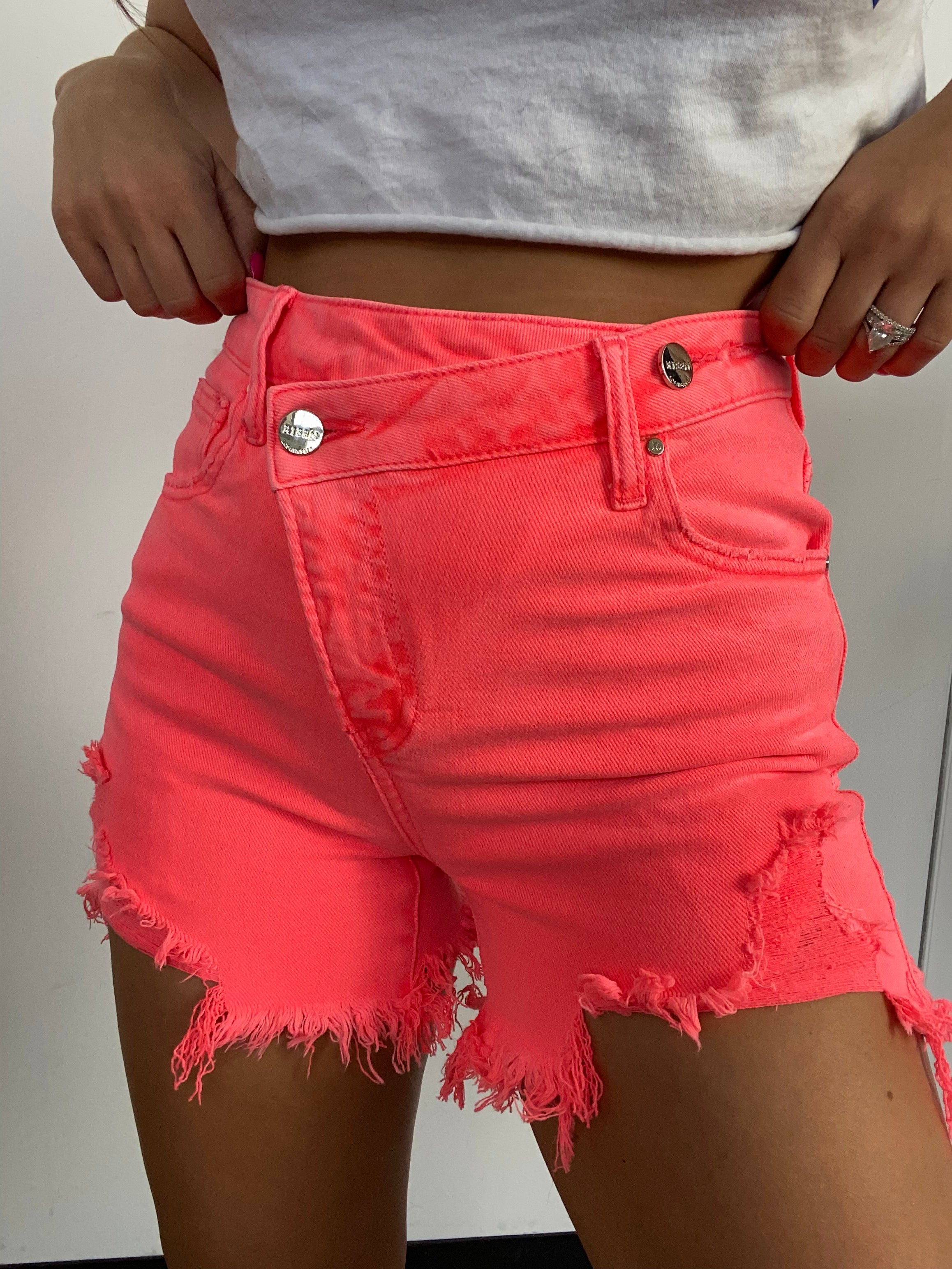 Lindsey Asymmetrical Distressed Denim Shorts – Coral Pink