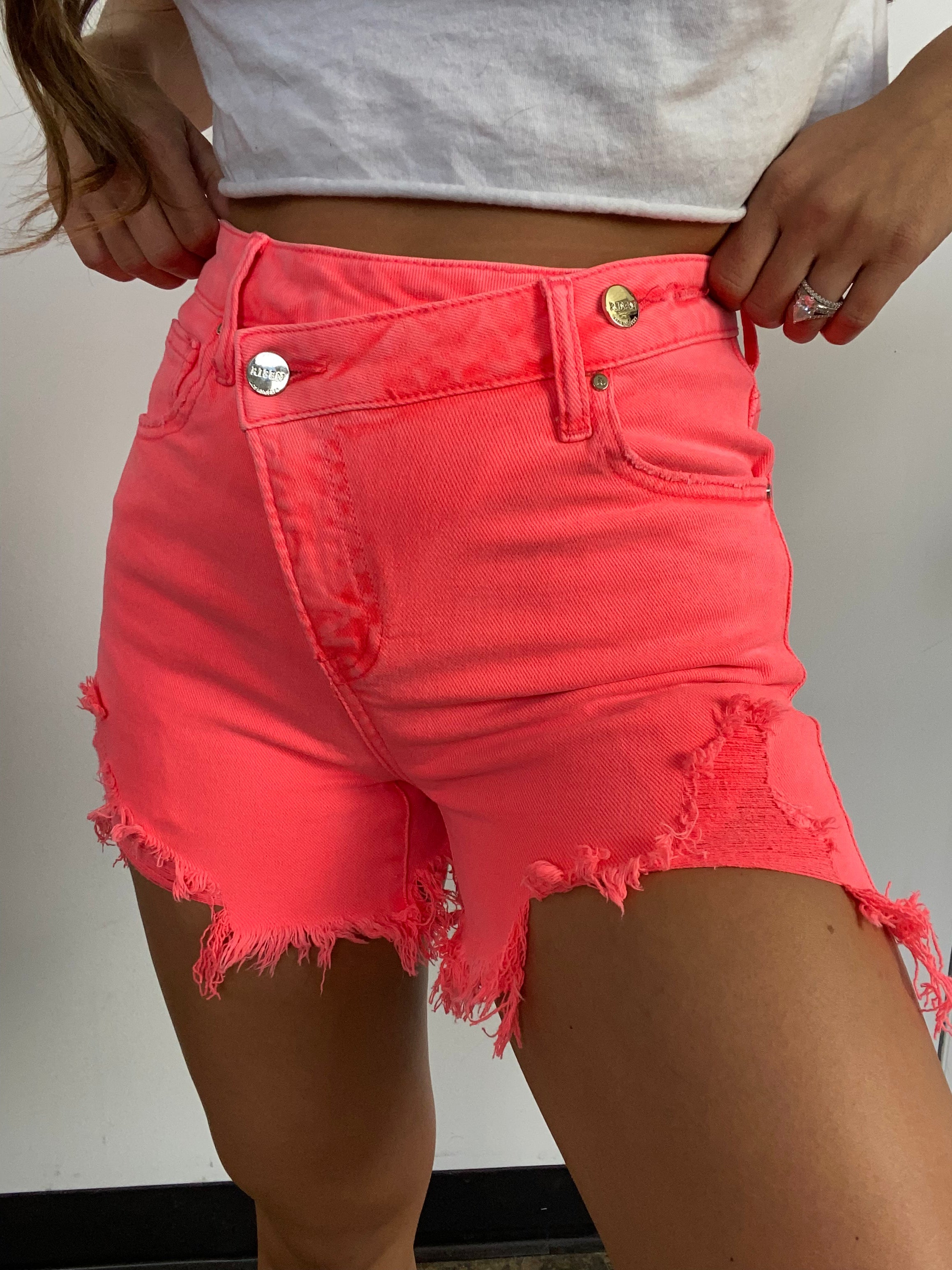 Lindsey Asymmetrical Distressed Denim Shorts – Coral Pink