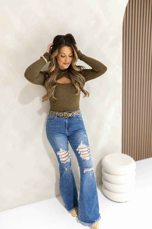 Viral Lainey Tummy Control Flare Jeans – High Waisted Distressed Denim
