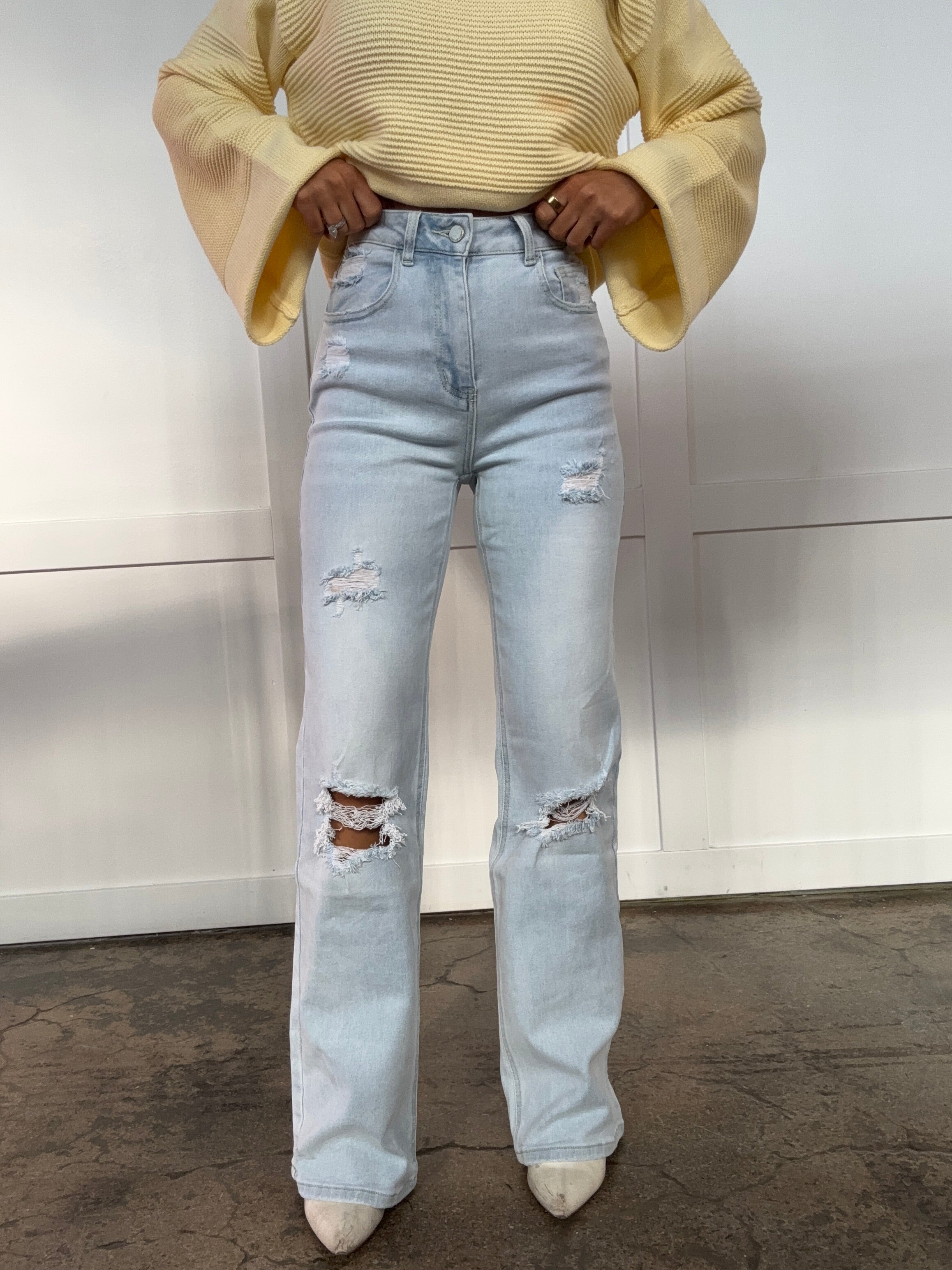 Amber 90s Vintage Boyfriend Jeans – Light Wash Denim