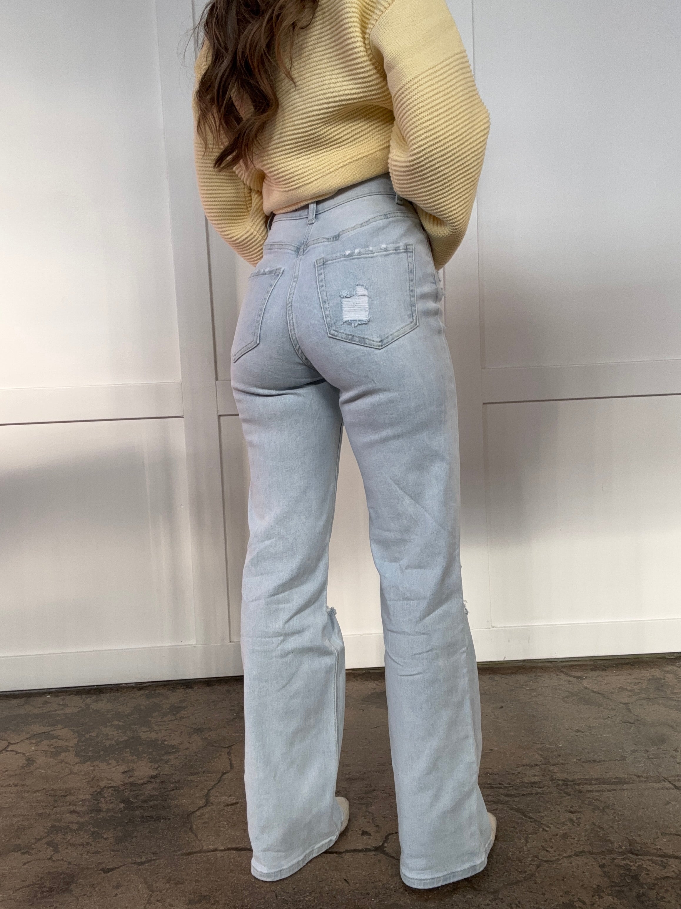 Amber 90s Vintage Boyfriend Jeans – Light Wash Denim