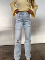 Amber 90s Vintage Boyfriend Jeans – Light Wash Denim