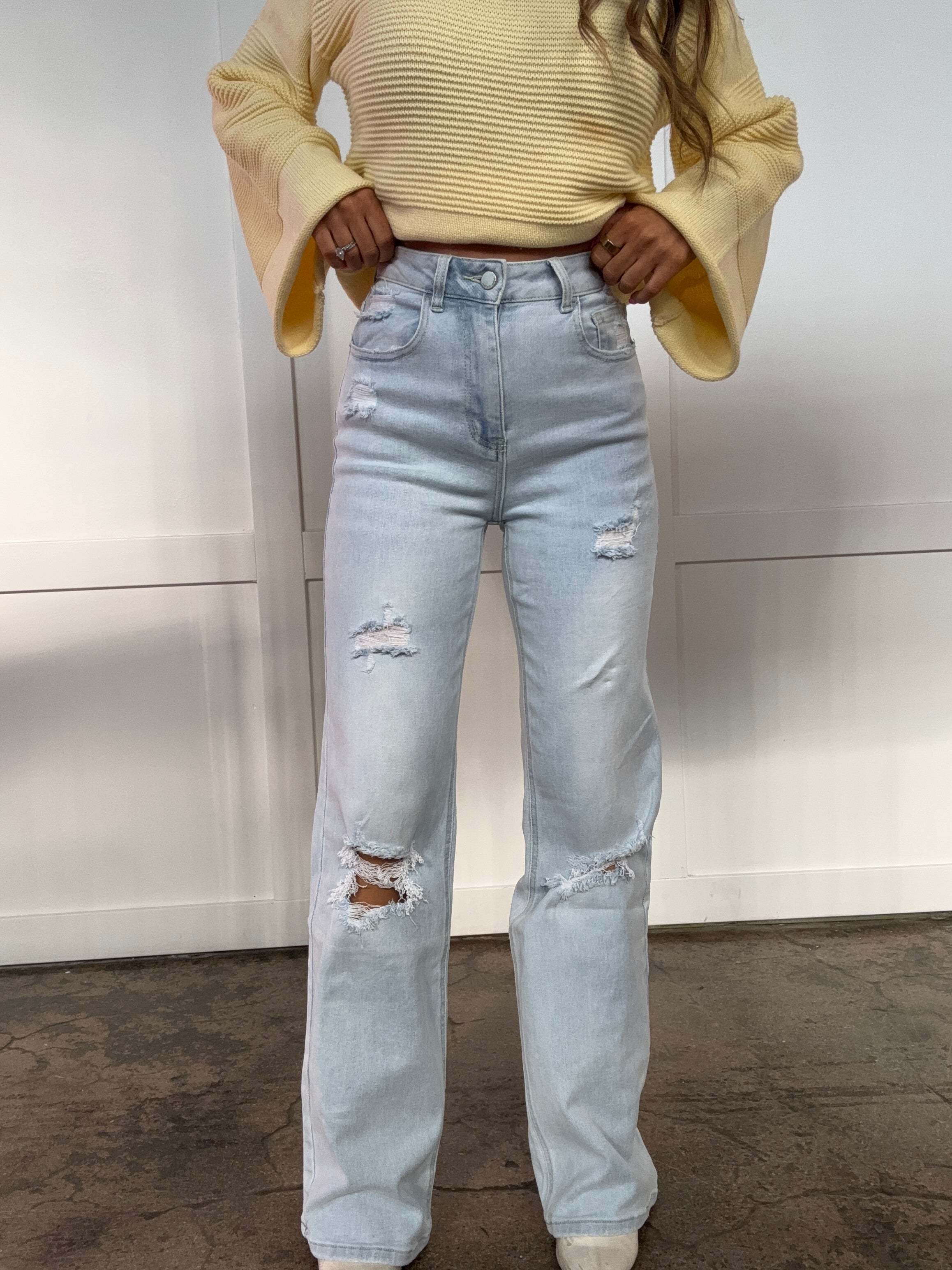 Amber 90s Vintage Boyfriend Jeans – Light Wash Denim