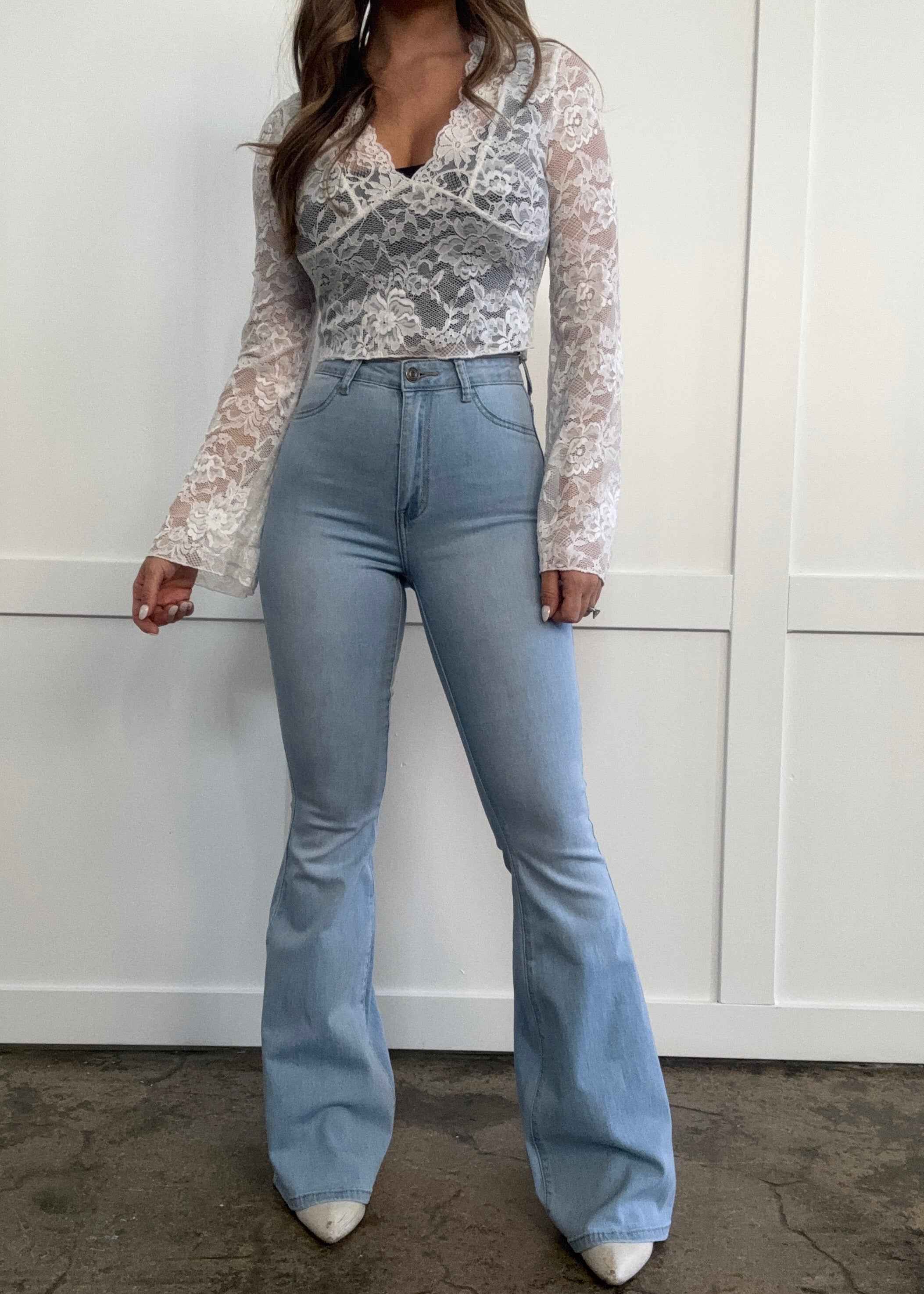 Western Country Roads Concert Bundle – Flare Jeans + Western Tee Outfit