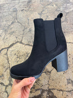 Arbor Ridge Platform Chelsea Suede Boots – Black Booties