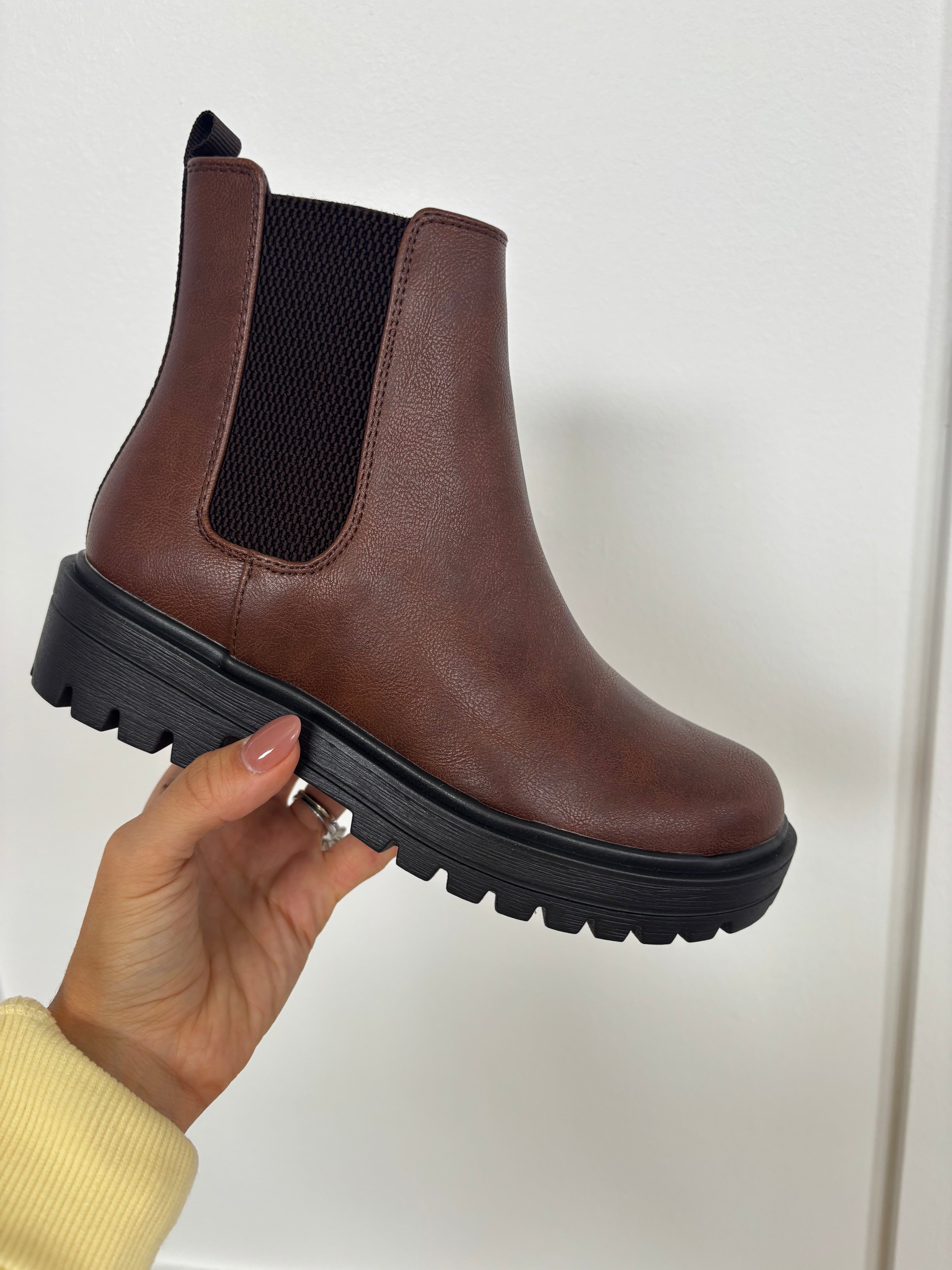 Paden Chelsea Booties – Cognac & Black Ankle Boots