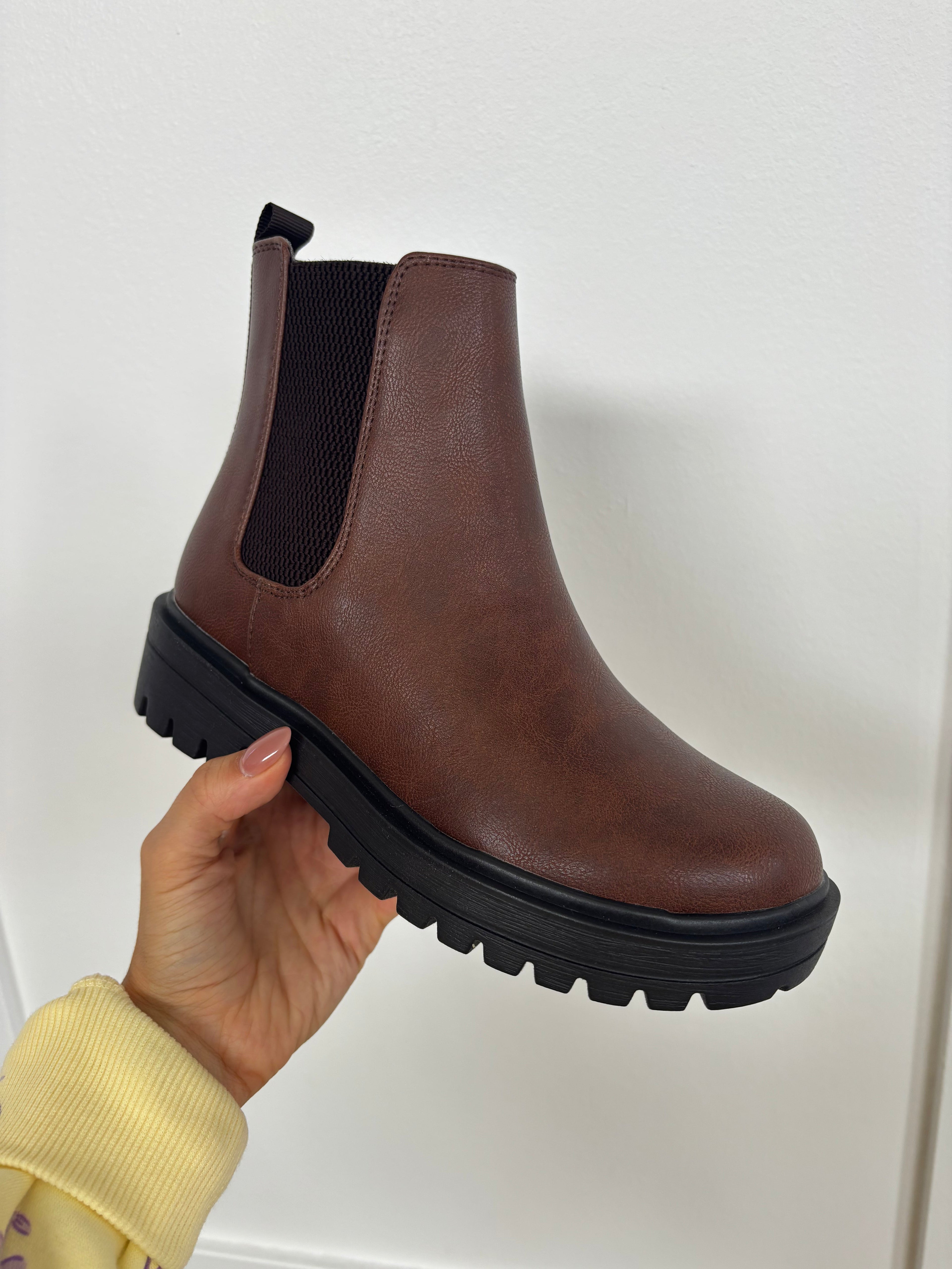 Paden Chelsea Booties – Cognac & Black Ankle Boots