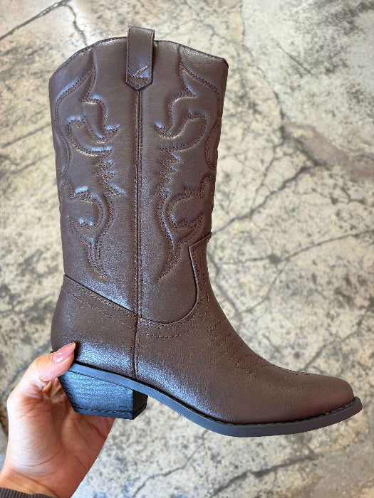 Delaney Embroidered Heeled Mid-Calf Cowgirl Boots in dark tan featuring classic western embroidery, a pointed toe, stacked block heel, pull-on design, and mid-calf silhouette for timeless country style.