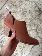 Rachael Cognac Ankle Booties – Classic Chelsea Boots