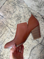 Rachael Cognac Ankle Booties – Classic Chelsea Boots
