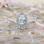 It's a Wonderful Life Jewel Candle with Hidden Surprise Ring | Fragrant Jewels Holiday Collection