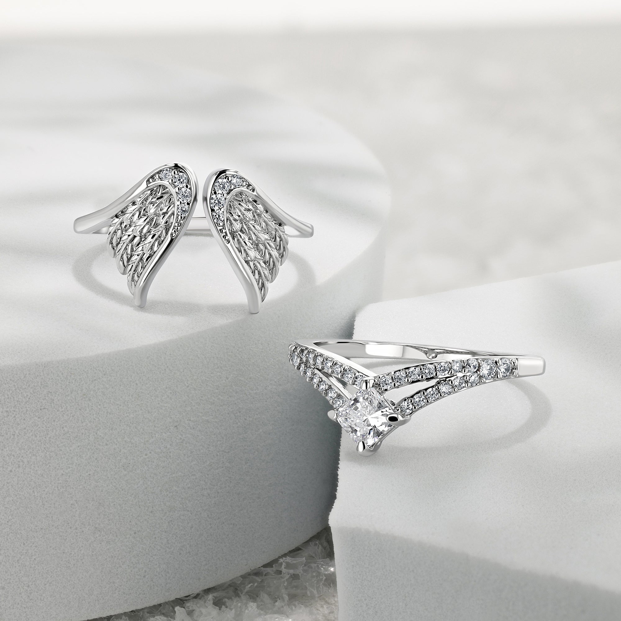It's a Wonderful Life Jewel Candle with Hidden Surprise Ring | Fragrant Jewels Holiday Collection
