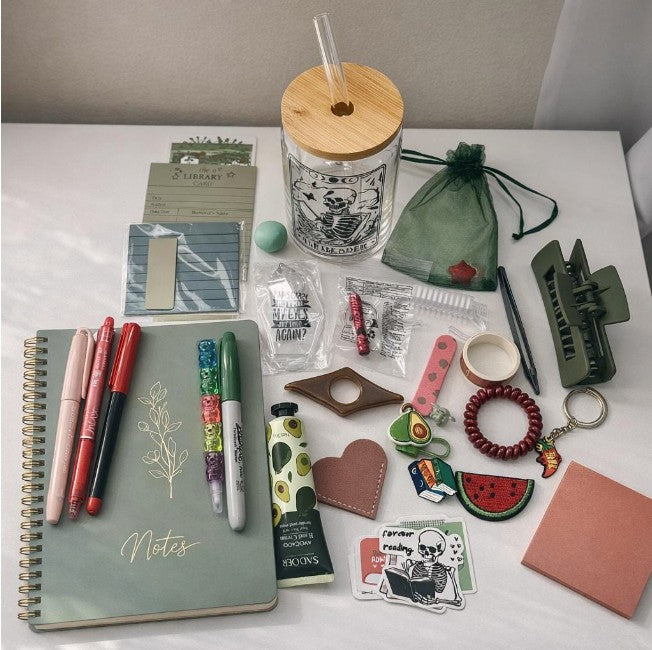 Example of a mystery bundle in Earth Tones