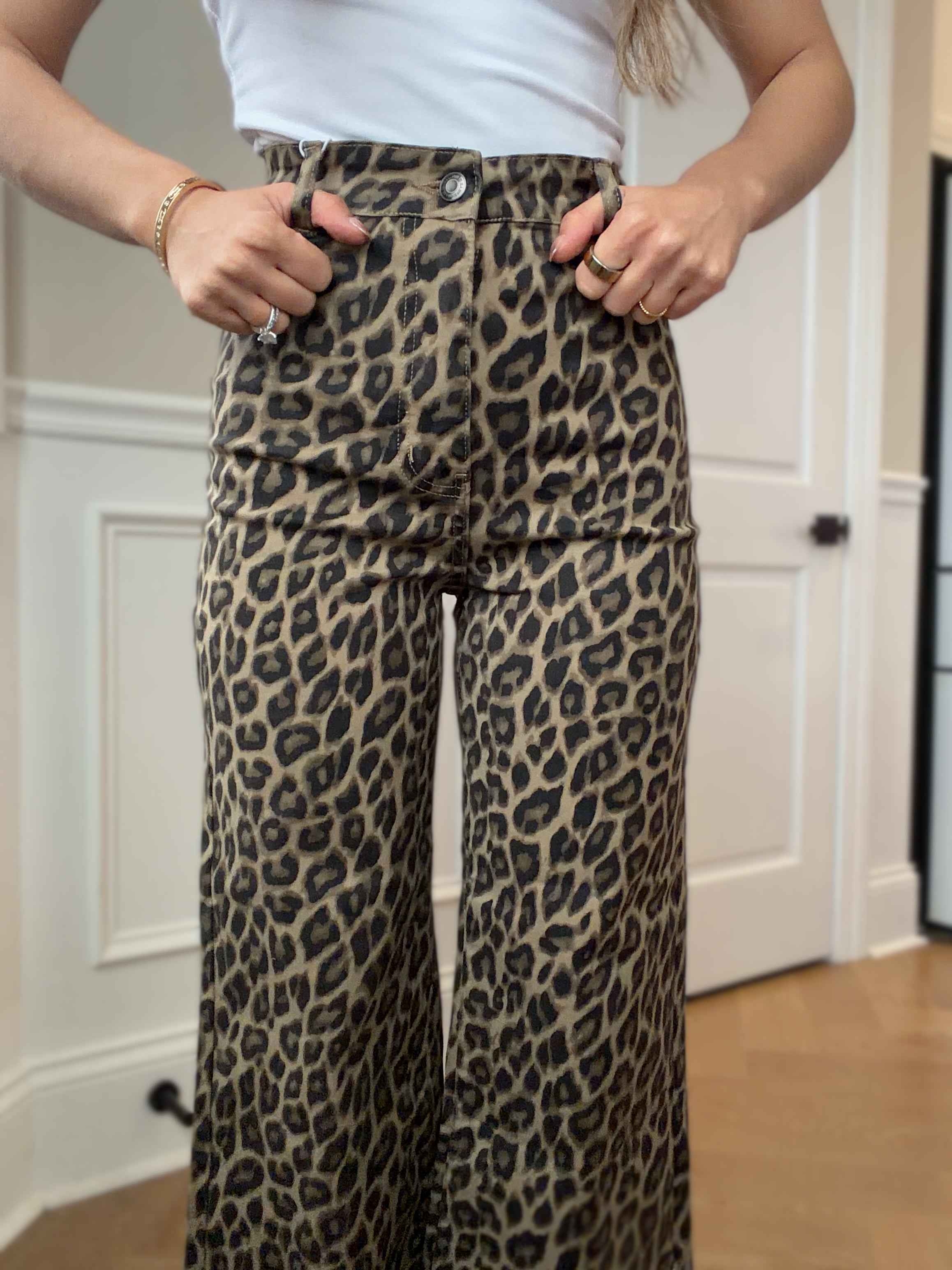 Raven High Rise Cropped Wide Leg Denim Pants – Raw Hem