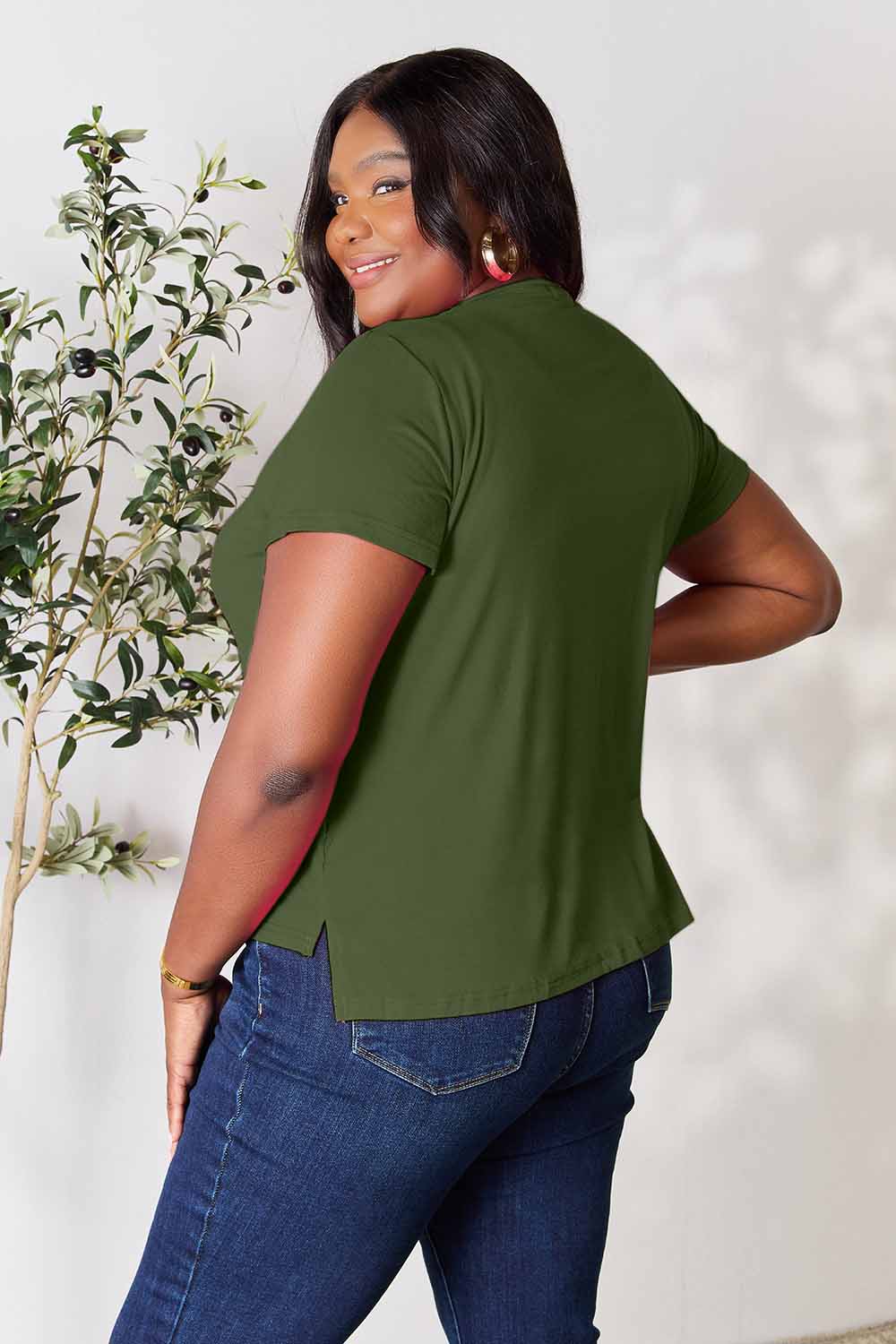 Renee Basic Round Neck T-Shirt – Soft Everyday Tee